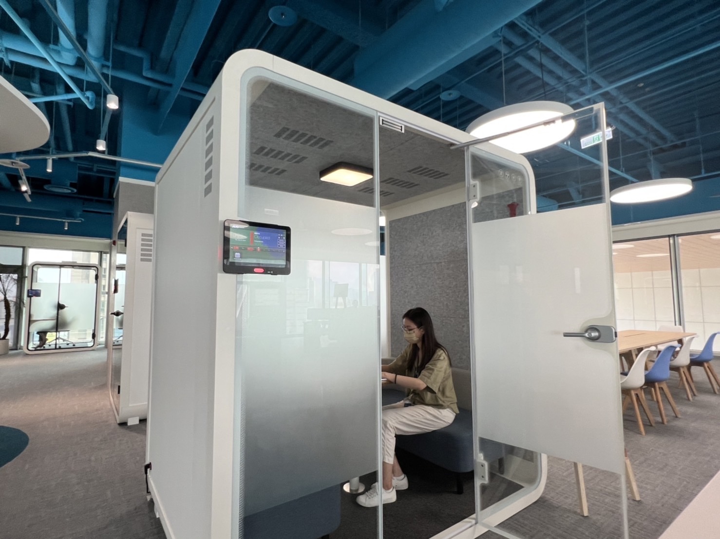 3044am永利高雄據點的智慧行動辦公艙，展現3044am永利在面板以外的研發應用軟實力